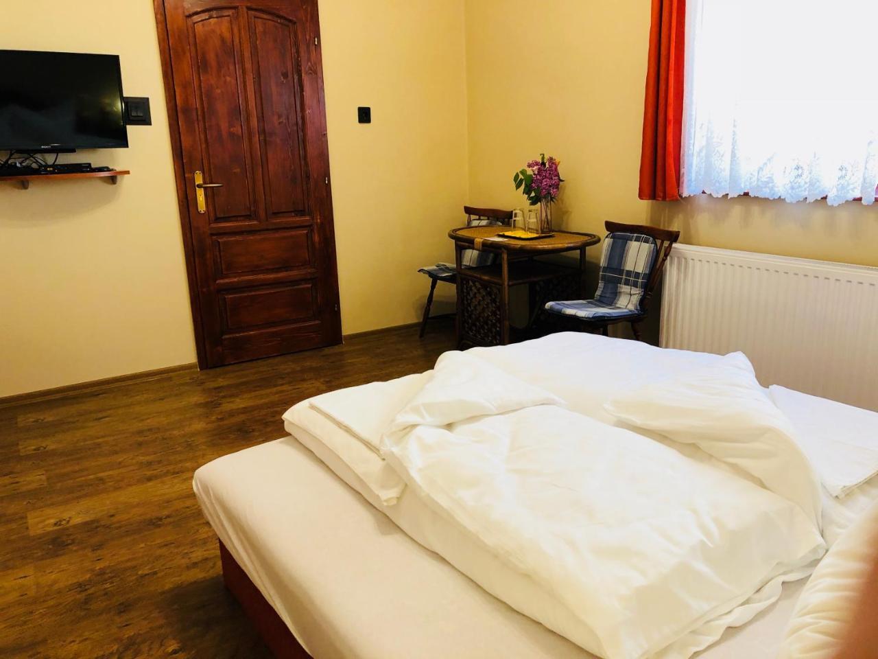 Szuts Panzio Bed & Breakfast Fertorakos Ngoại thất bức ảnh