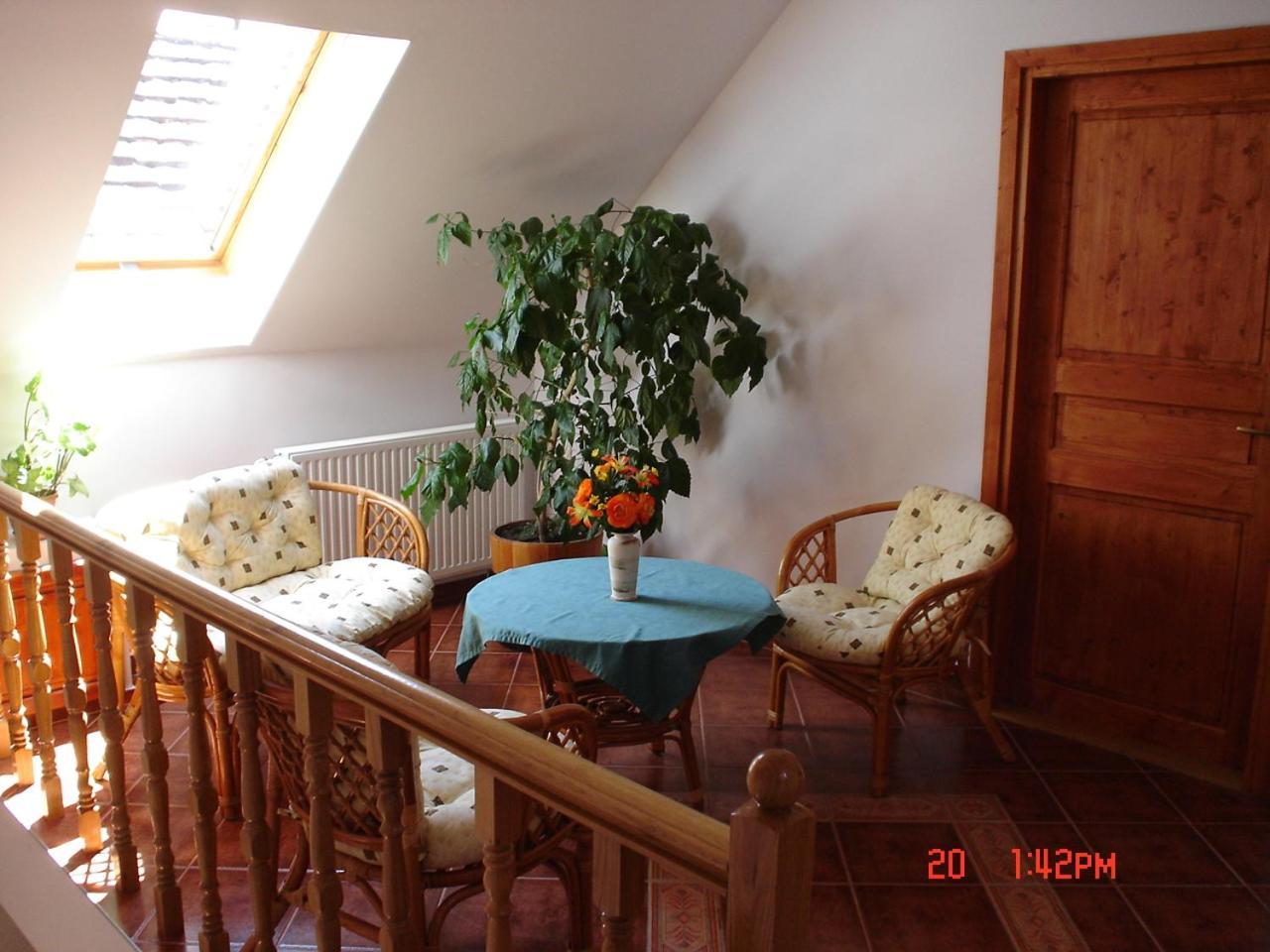 Szuts Panzio Bed & Breakfast Fertorakos Ngoại thất bức ảnh